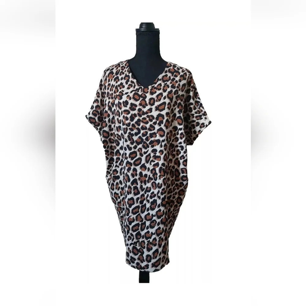 Chico"s Leopard Cheetah pattern knee length dress Medium Nwot Mobwife